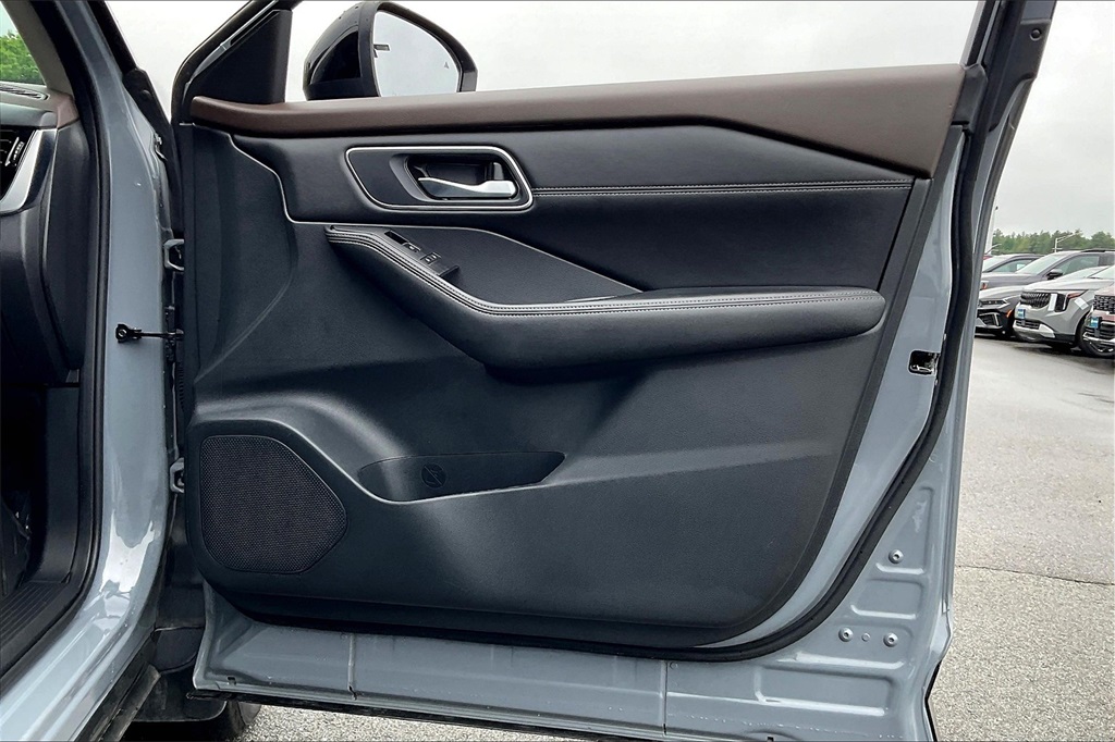 2021 Nissan Rogue Platinum - Photo 11