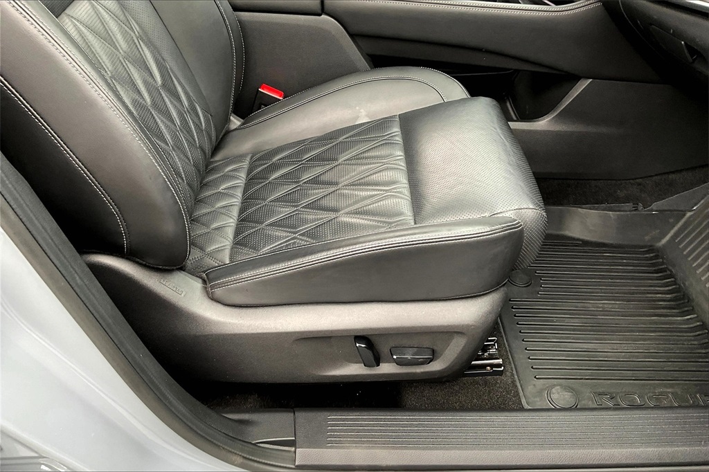 2021 Nissan Rogue Platinum - Photo 38