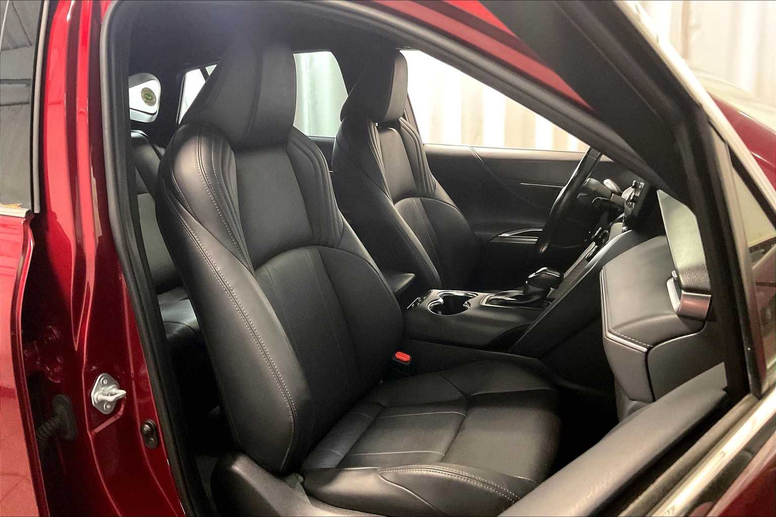 2021 Toyota Venza XLE - Photo 11