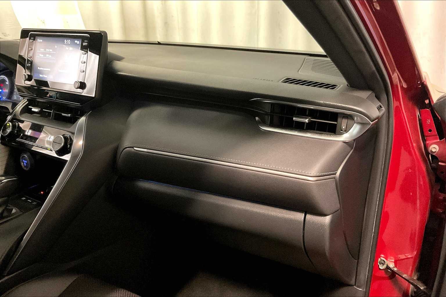2021 Toyota Venza XLE - Photo 13