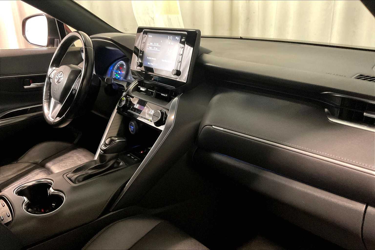 2021 Toyota Venza XLE - Photo 14