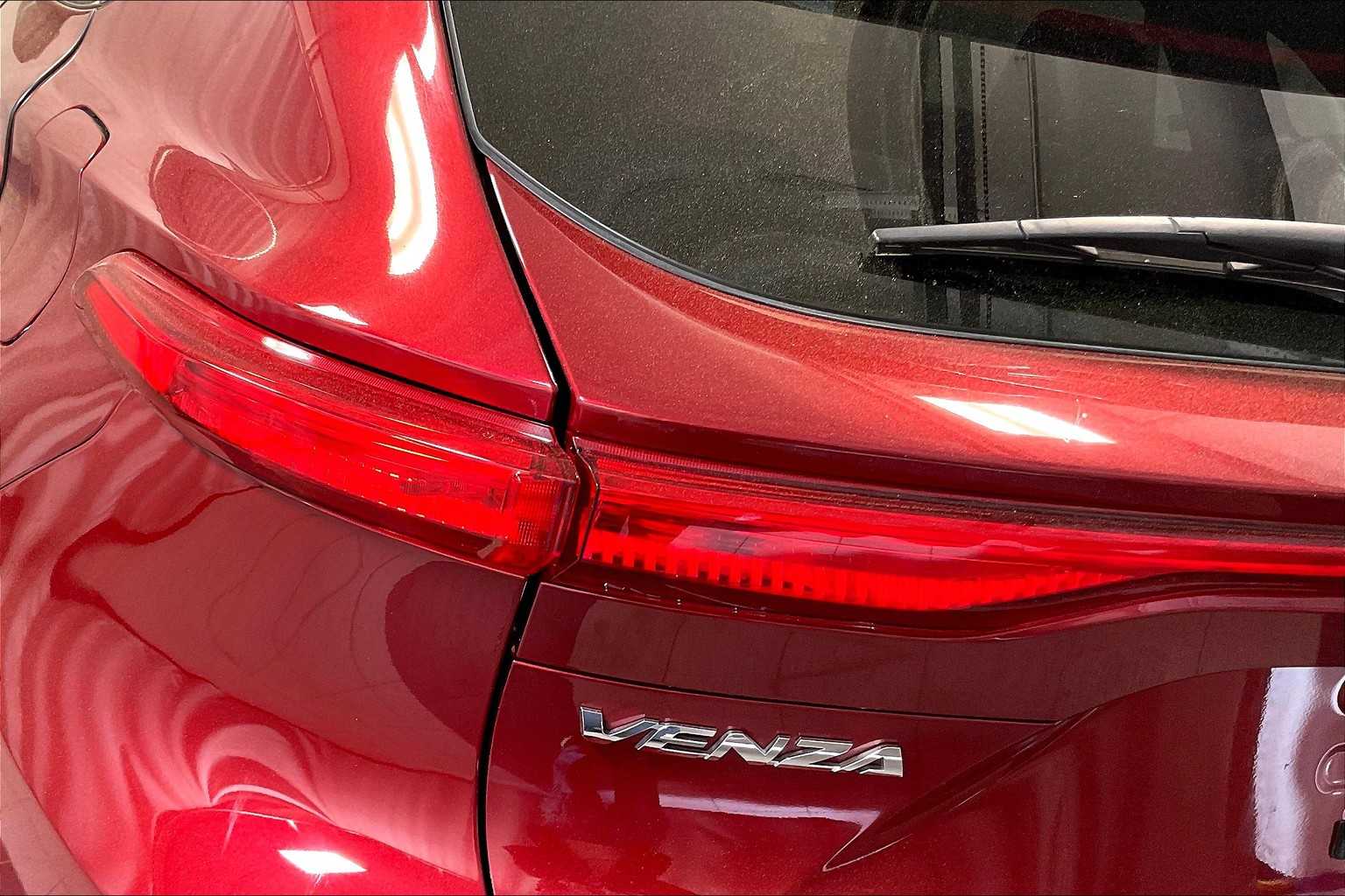 2021 Toyota Venza XLE - Photo 32