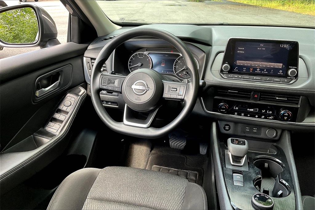 2024 Nissan Rogue SV - Photo 16