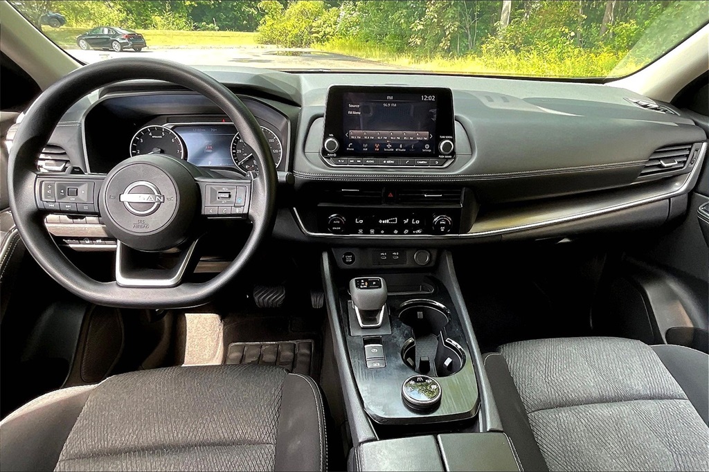 2024 Nissan Rogue SV - Photo 20