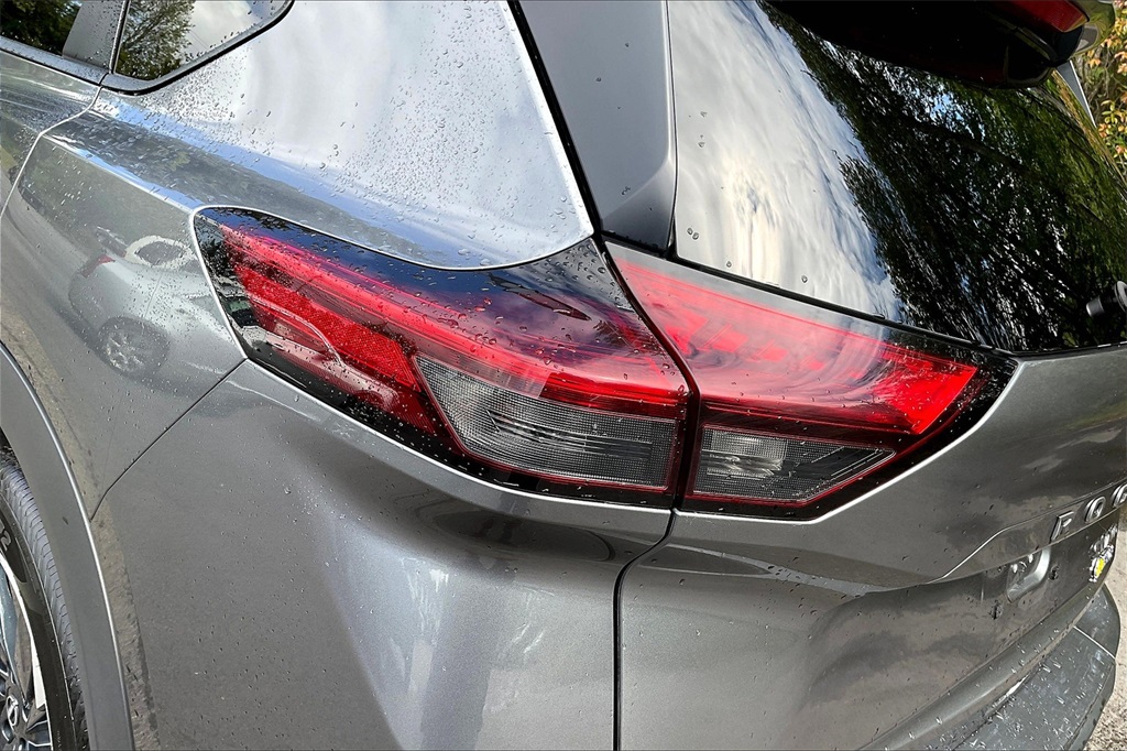 2024 Nissan Rogue SV - Photo 30