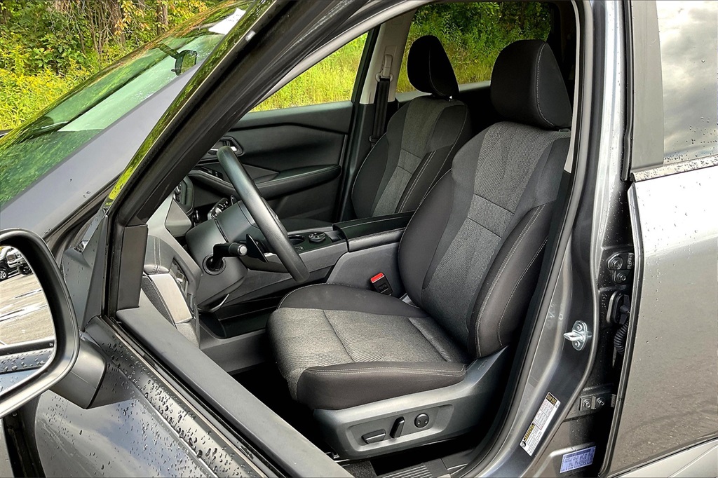 2024 Nissan Rogue SV - Photo 10
