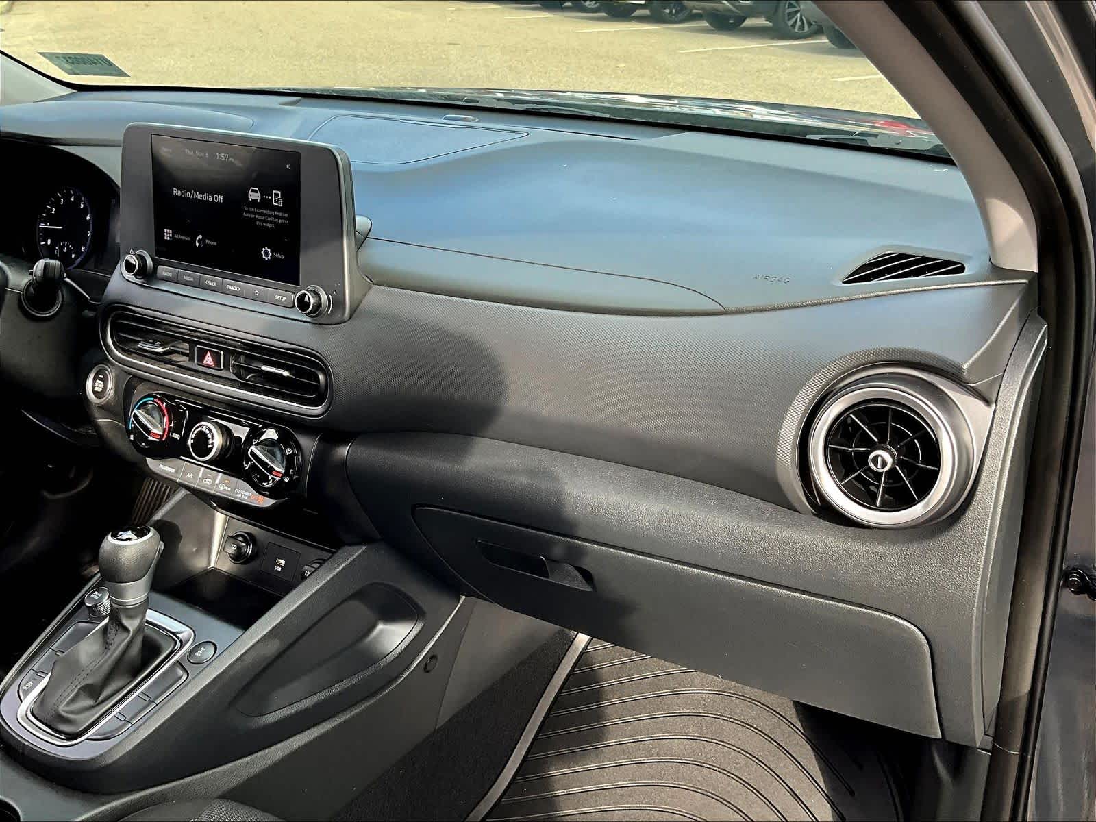 2023 Hyundai Kona SEL - Photo 13