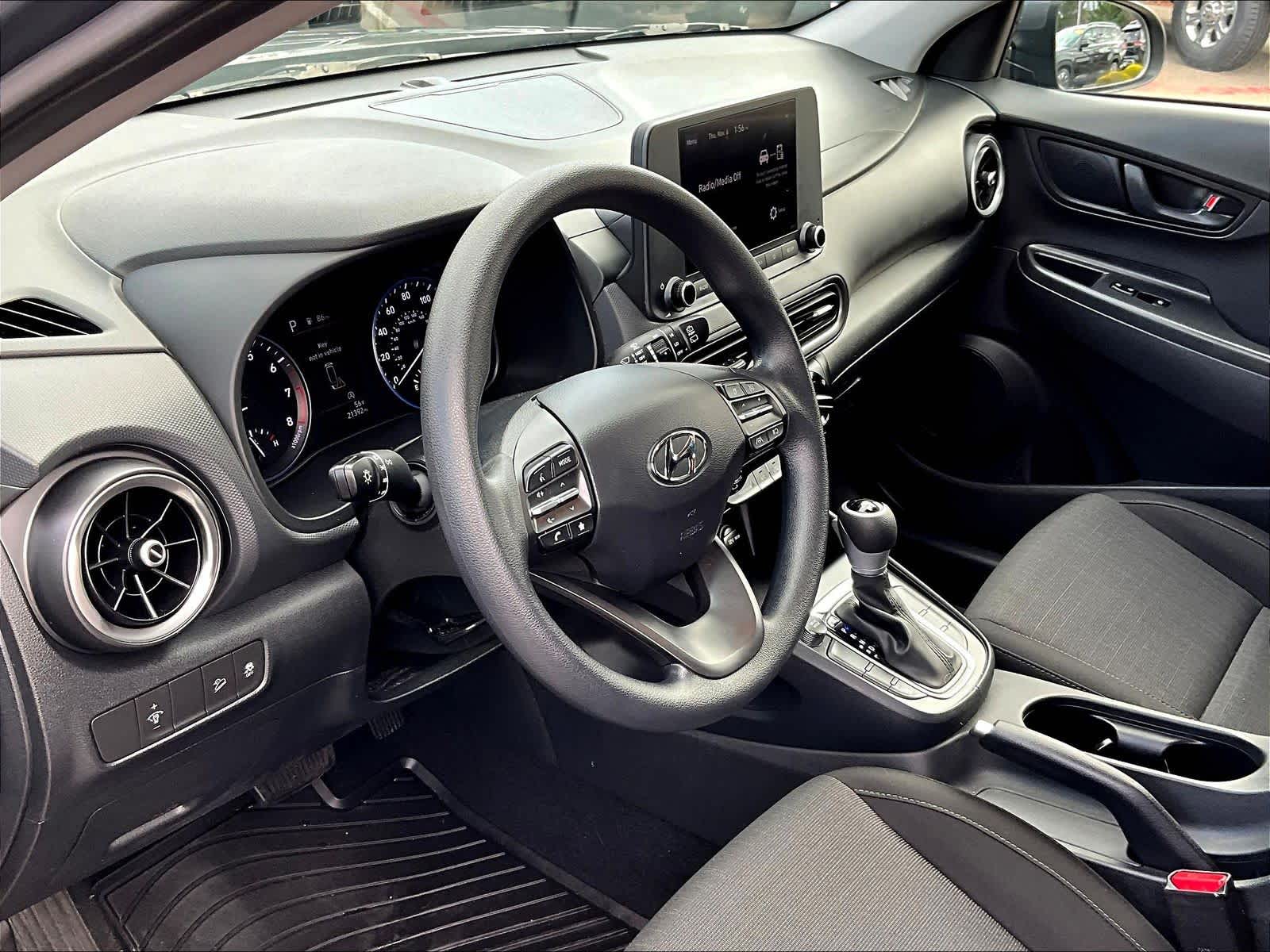 2023 Hyundai Kona SEL - Photo 8