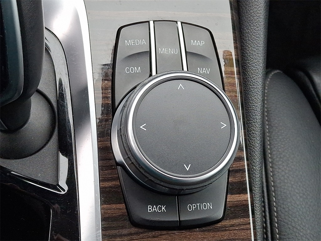 2020 BMW 5 Series 530i xDrive - Photo 24