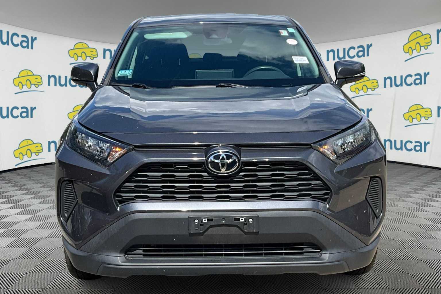 2022 Toyota RAV4 LE - Photo 2