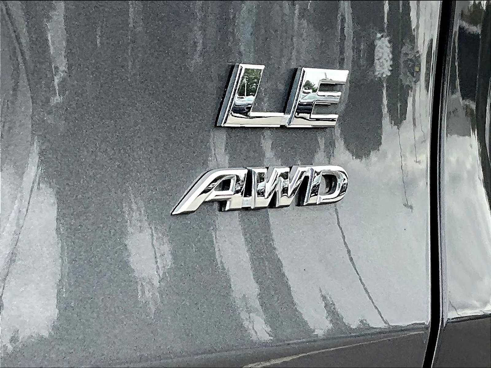 2022 Toyota RAV4 LE - Photo 29