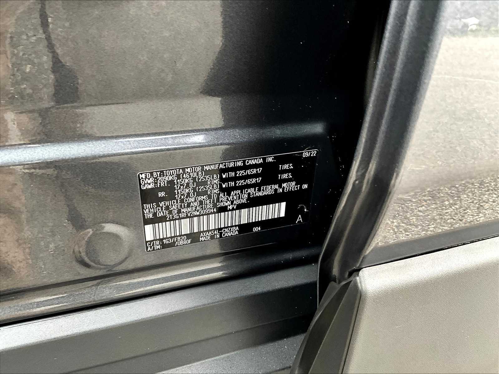 2022 Toyota RAV4 LE - Photo 36