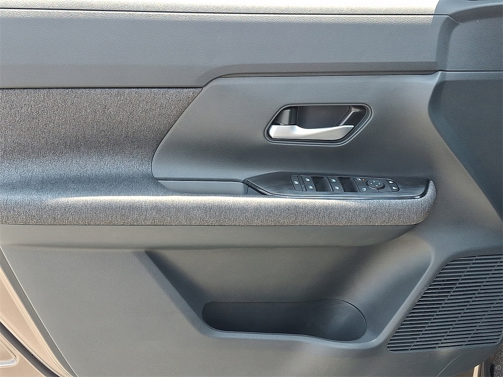 2025 Nissan Kicks SV - Photo 8