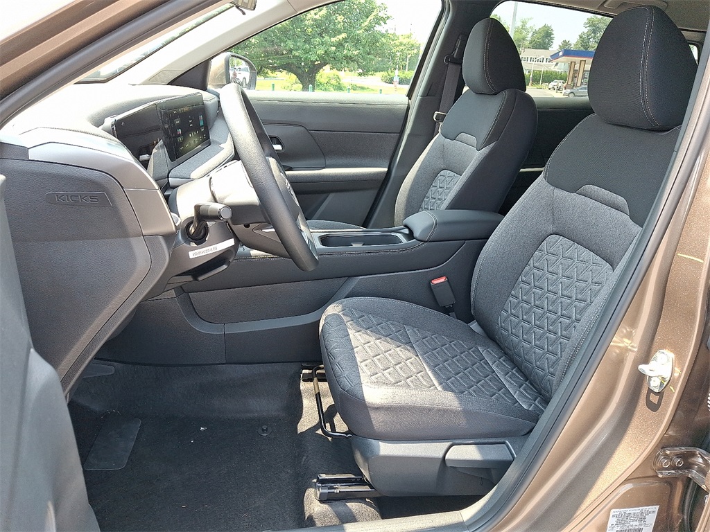 2025 Nissan Kicks SV - Photo 9
