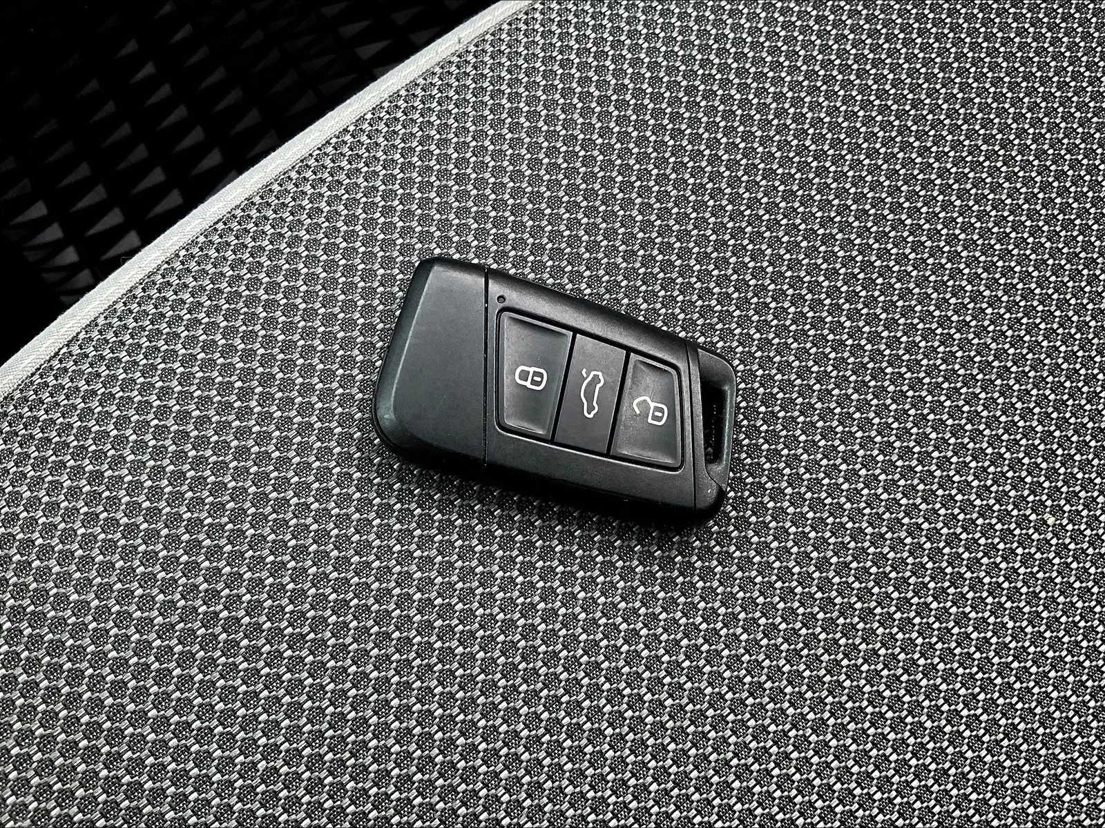 2022 Volkswagen Taos S - Photo 29