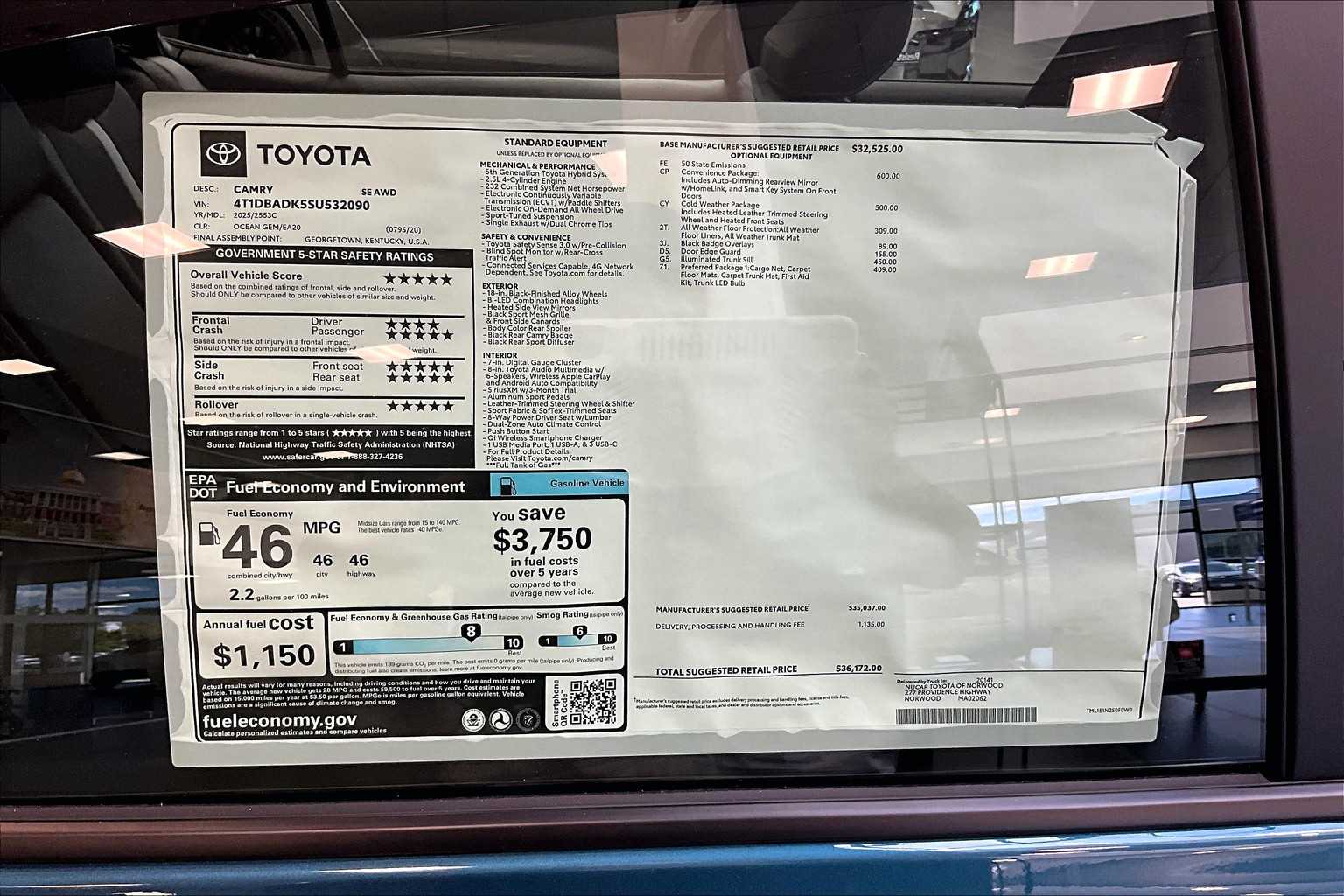 2025 Toyota Camry SE - Photo 18
