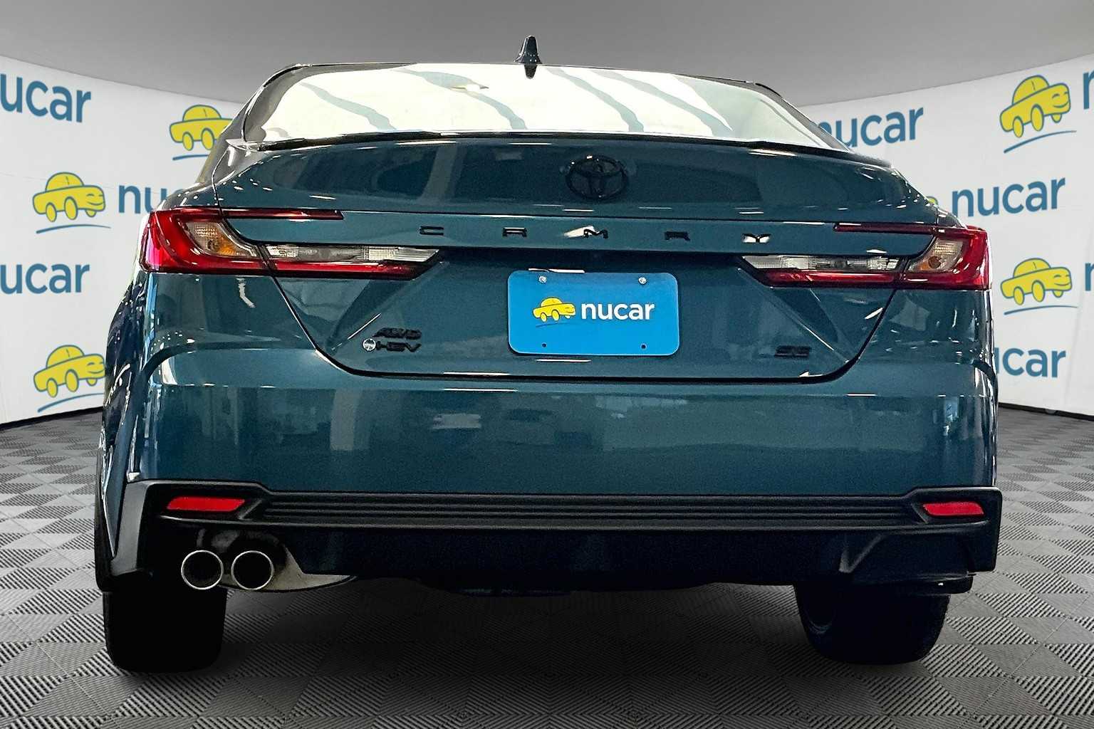 2025 Toyota Camry SE - Photo 6