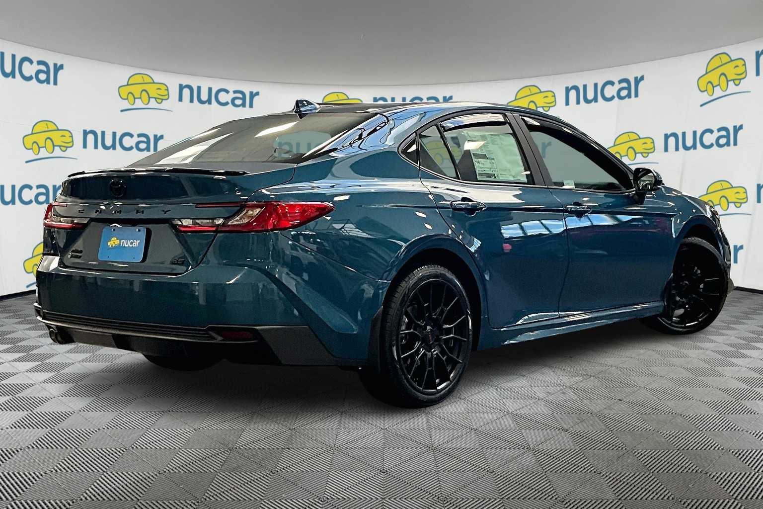 2025 Toyota Camry SE - Photo 7