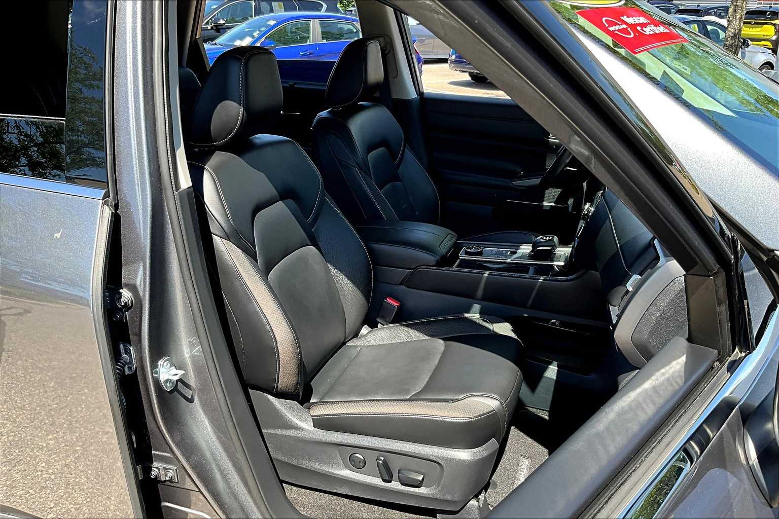 2023 Nissan Pathfinder SL - Photo 11