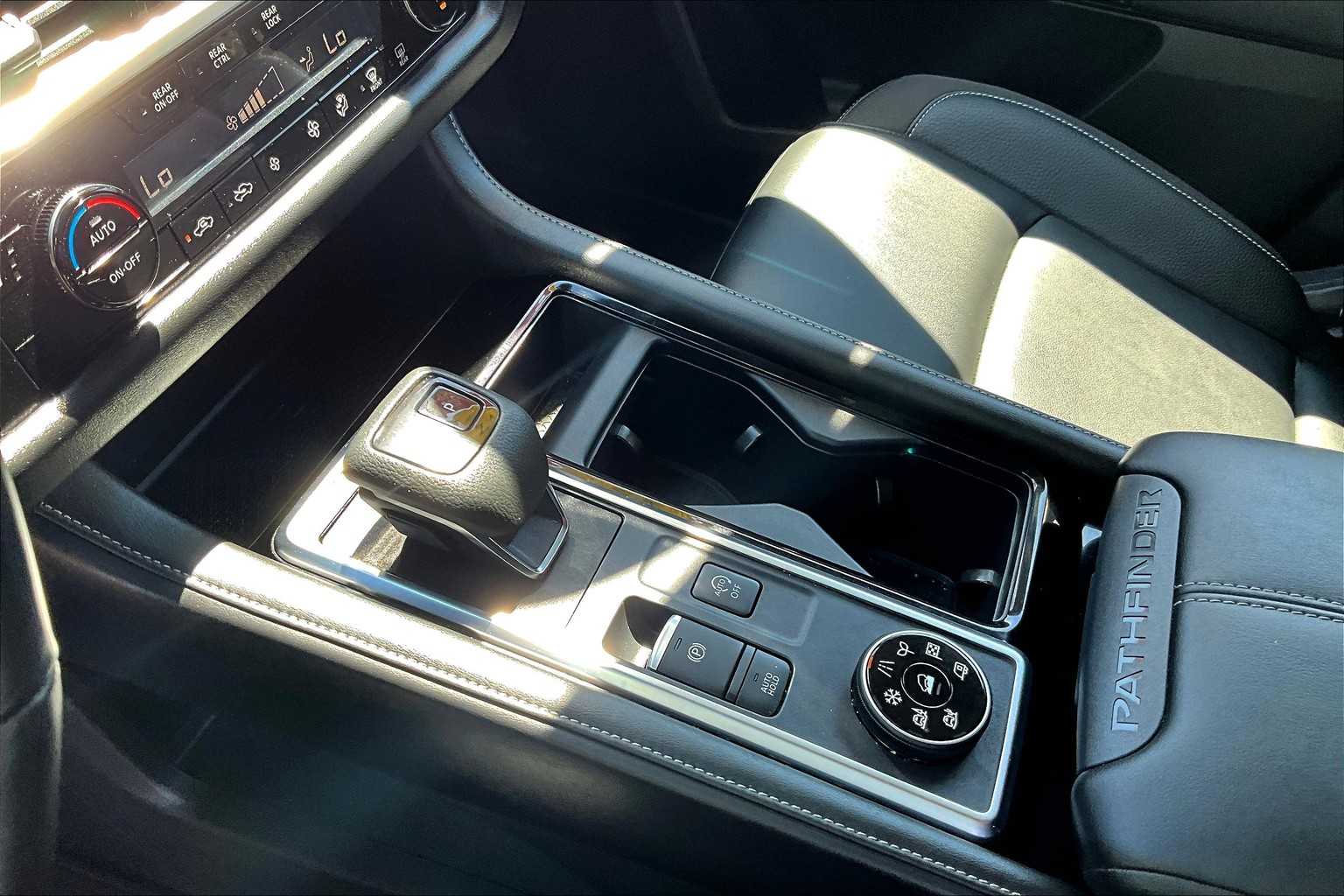 2023 Nissan Pathfinder SL - Photo 21