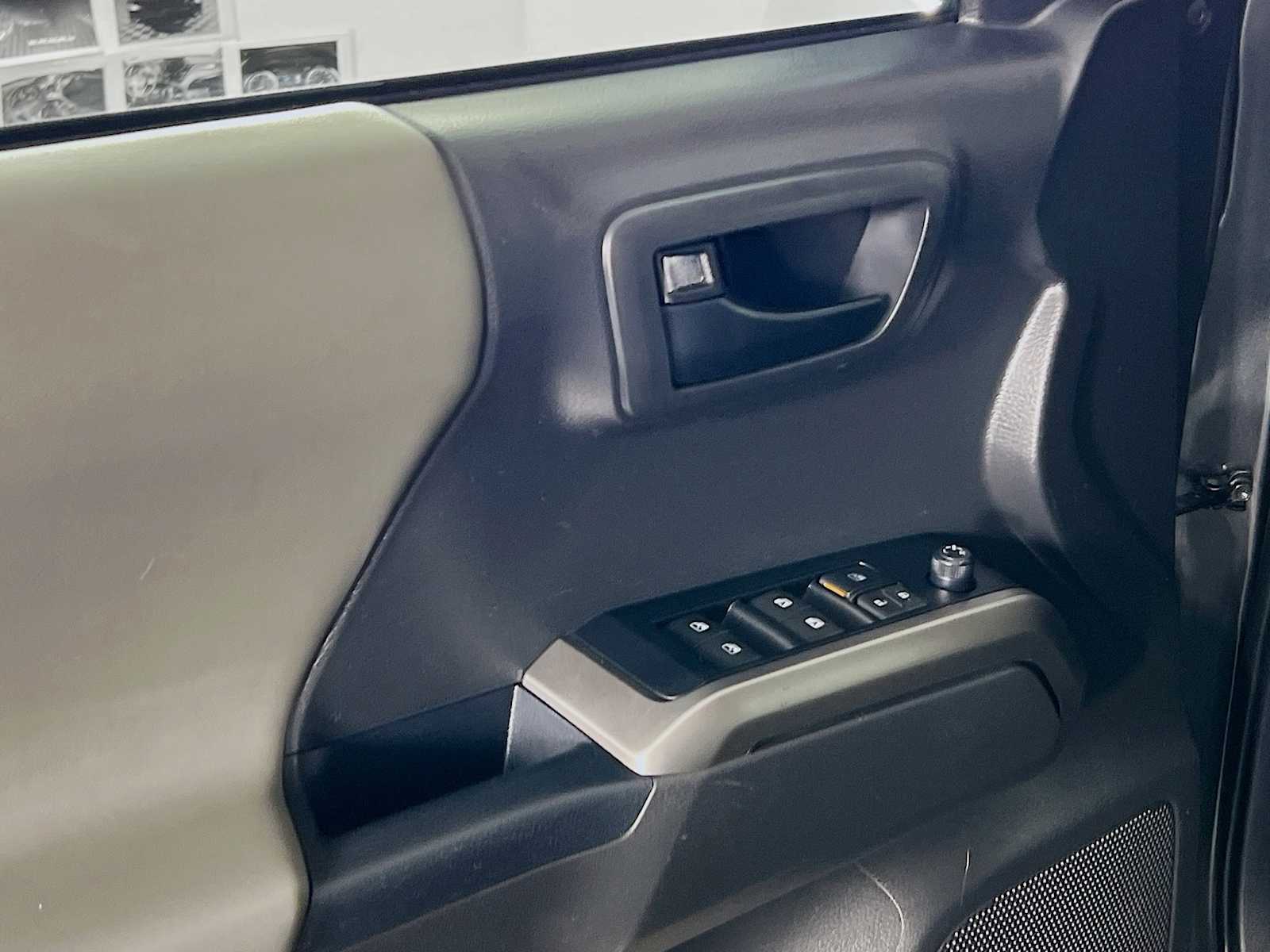 2023 Toyota Tacoma SR5 - Photo 17