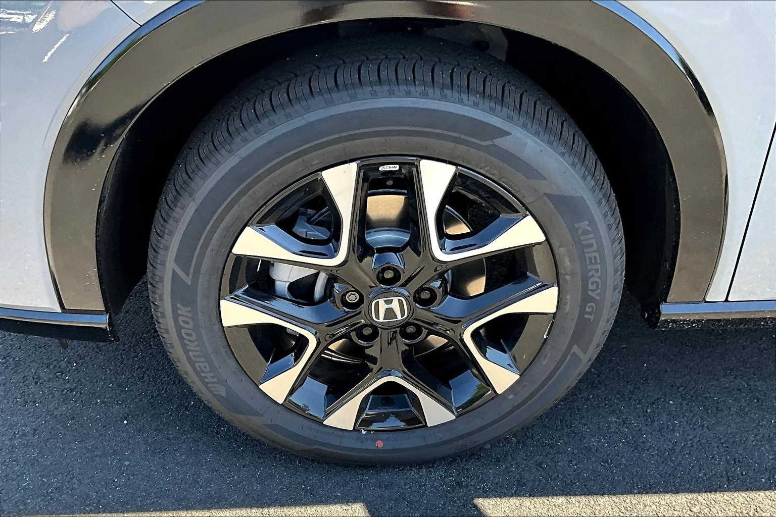 2026 Honda HR-V EX-L - Photo 8