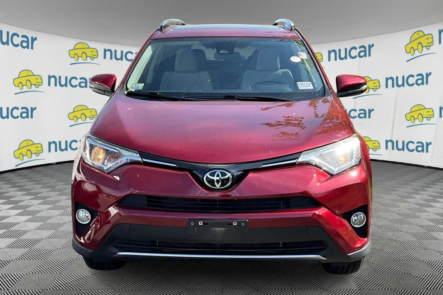 2018 Toyota RAV4 XLE - Photo 2