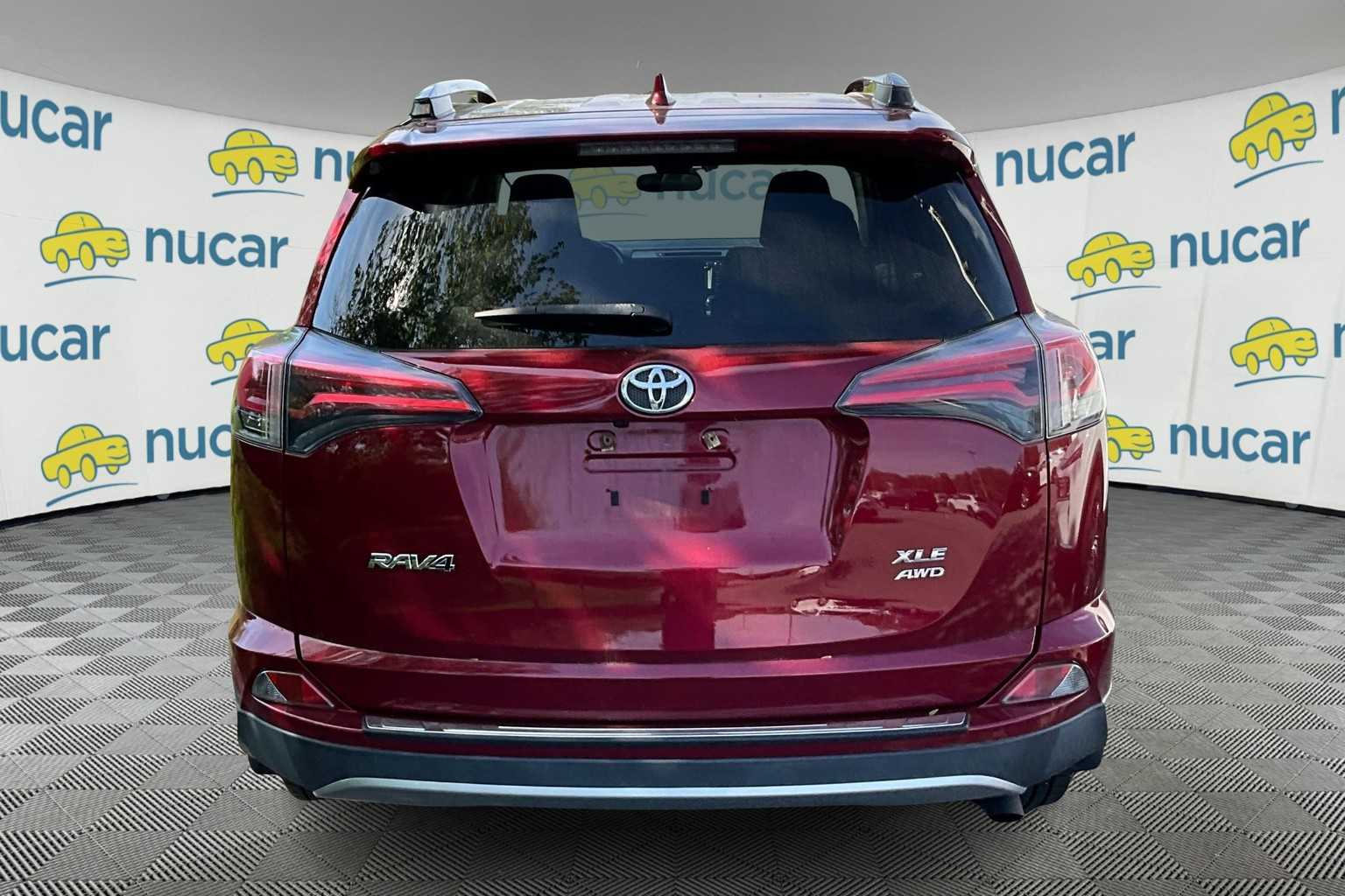 2018 Toyota RAV4 XLE - Photo 3