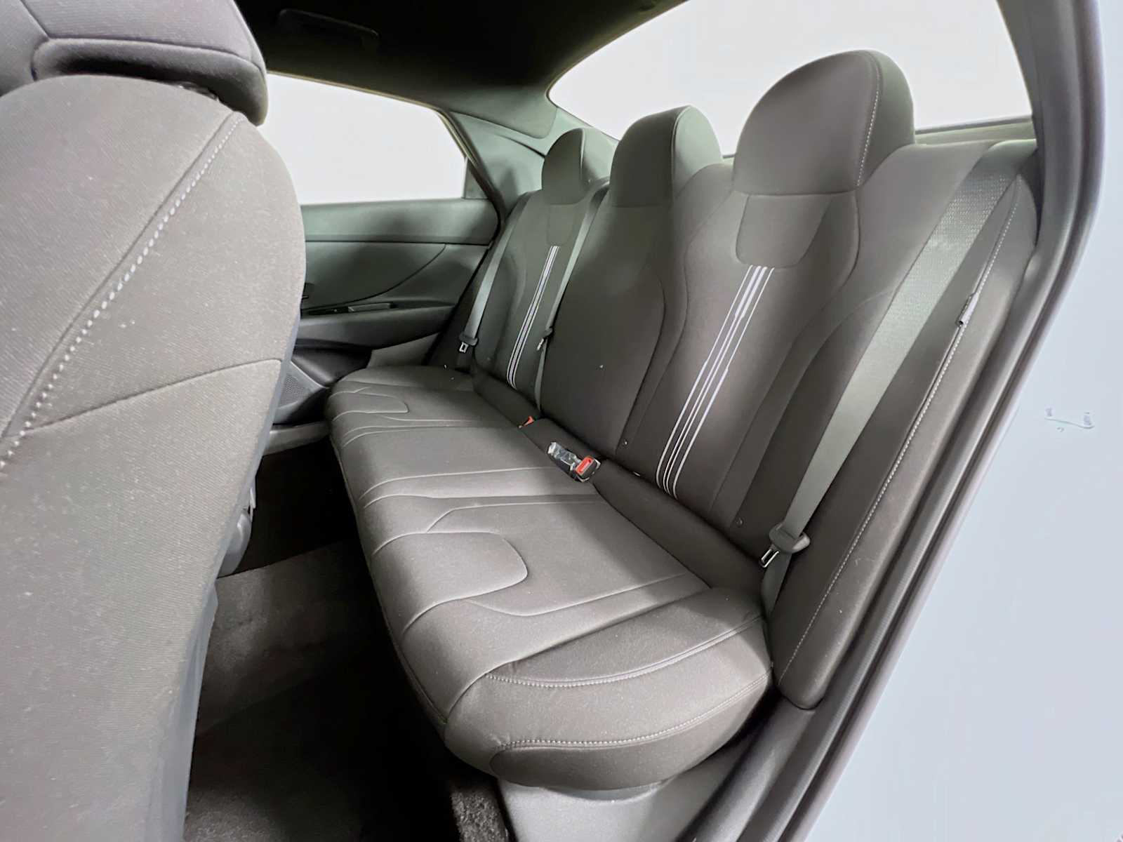2025 Hyundai Elantra SEL Sport - Photo 13