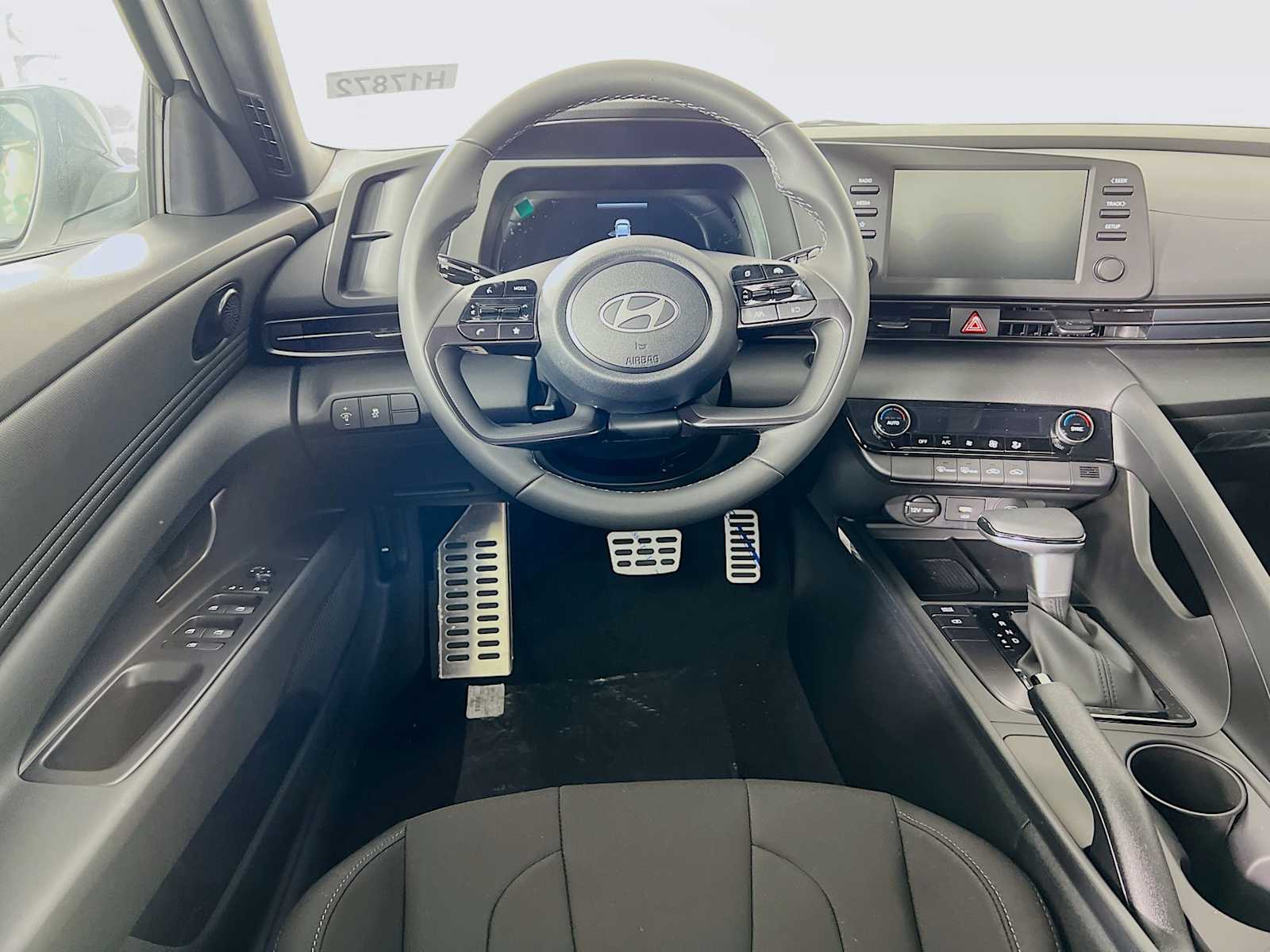 2025 Hyundai Elantra SEL Sport - Photo 14
