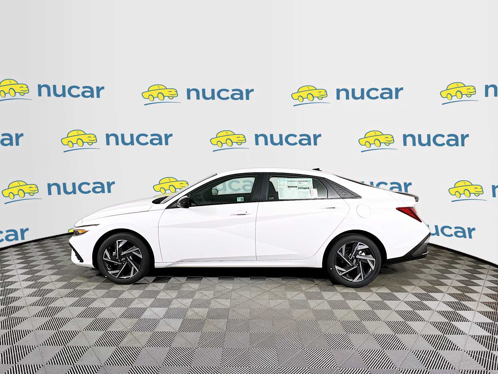 2025 Hyundai Elantra SEL Sport - Photo 3
