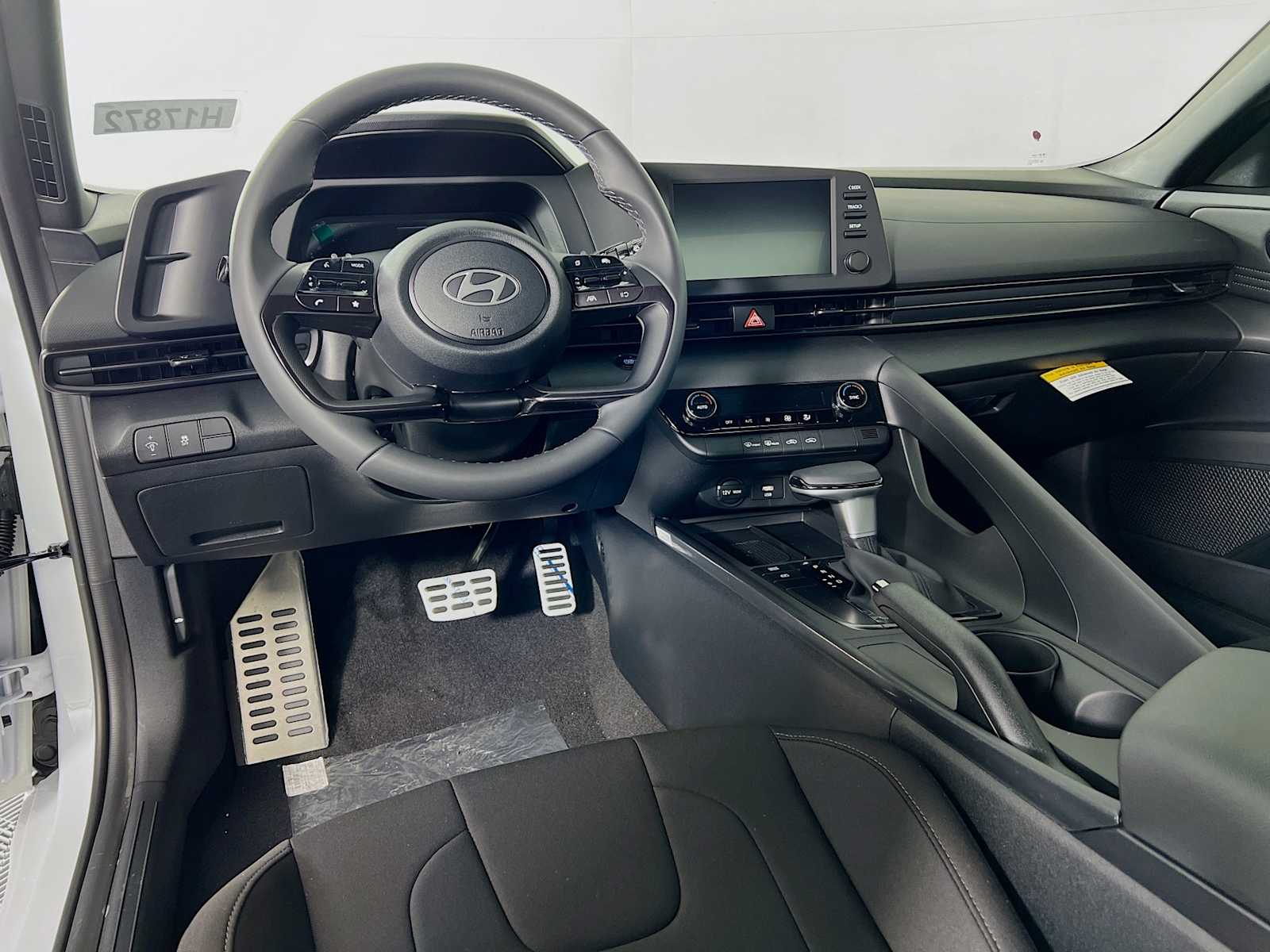 2025 Hyundai Elantra SEL Sport - Photo 6