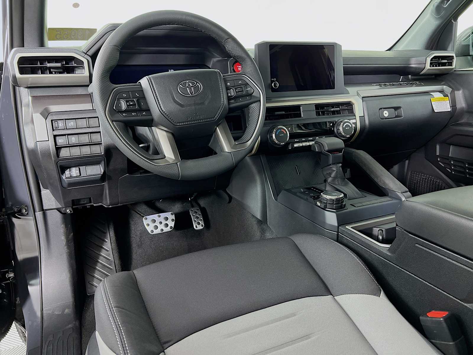 2025 Toyota Tacoma TRD Sport - Photo 6