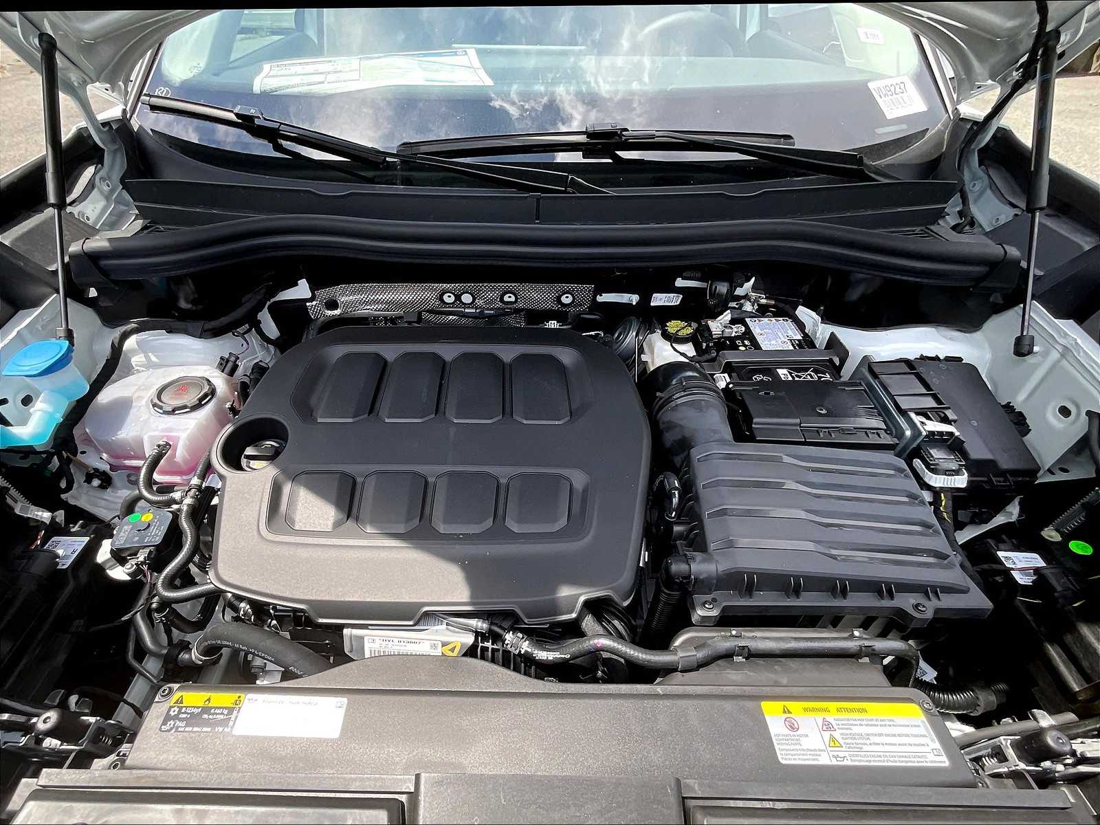 2025 Volkswagen Tiguan SE - Photo 16