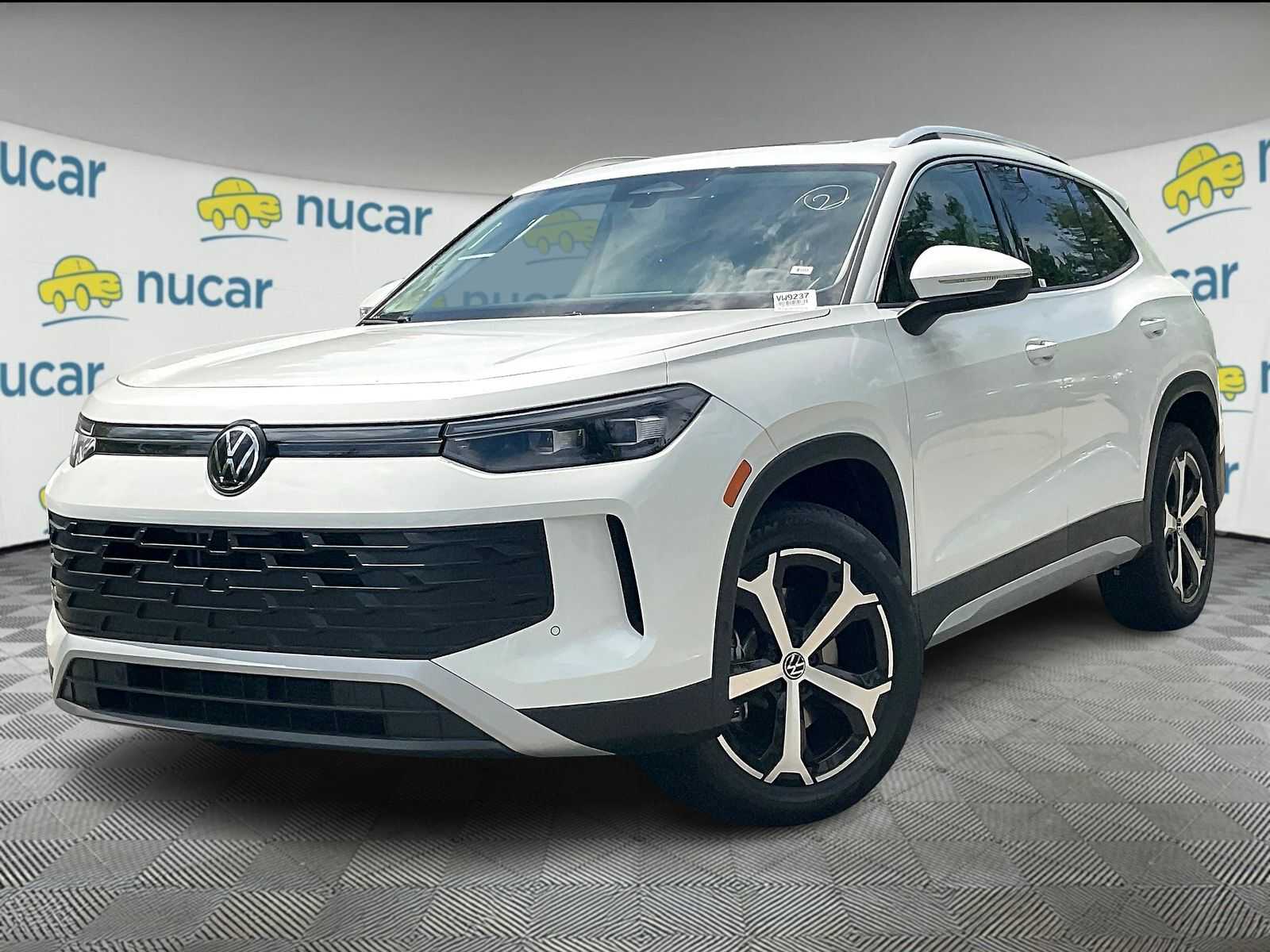 2025 Volkswagen Tiguan SE - Photo 4