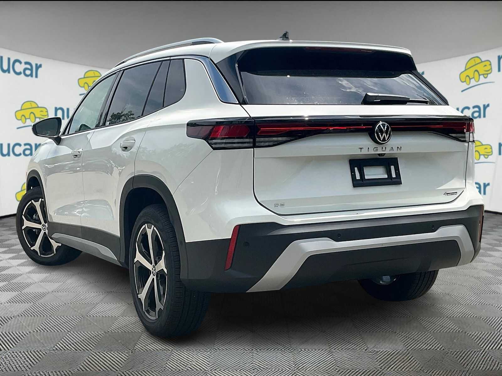 2025 Volkswagen Tiguan SE - Photo 5