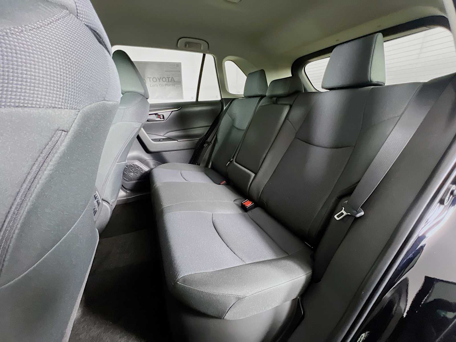 2025 Toyota RAV4 Hybrid LE - Photo 13