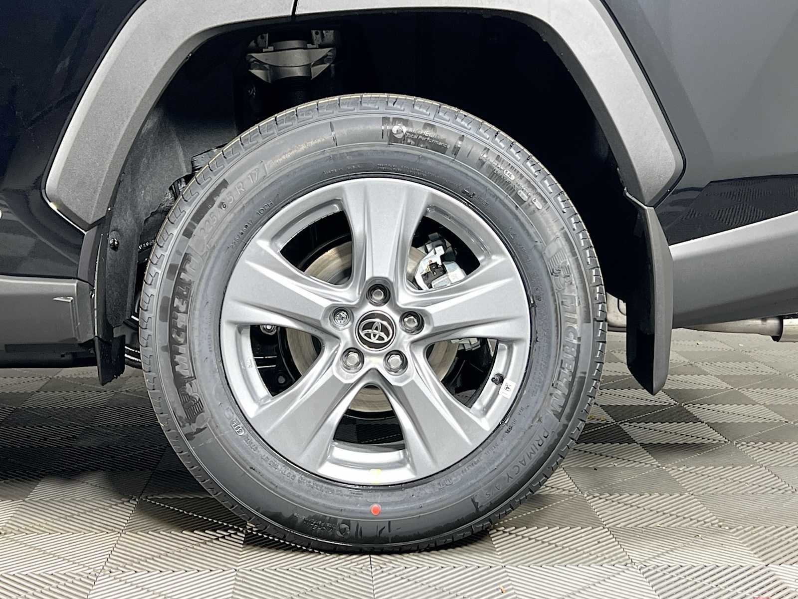 2025 Toyota RAV4 Hybrid LE - Photo 19