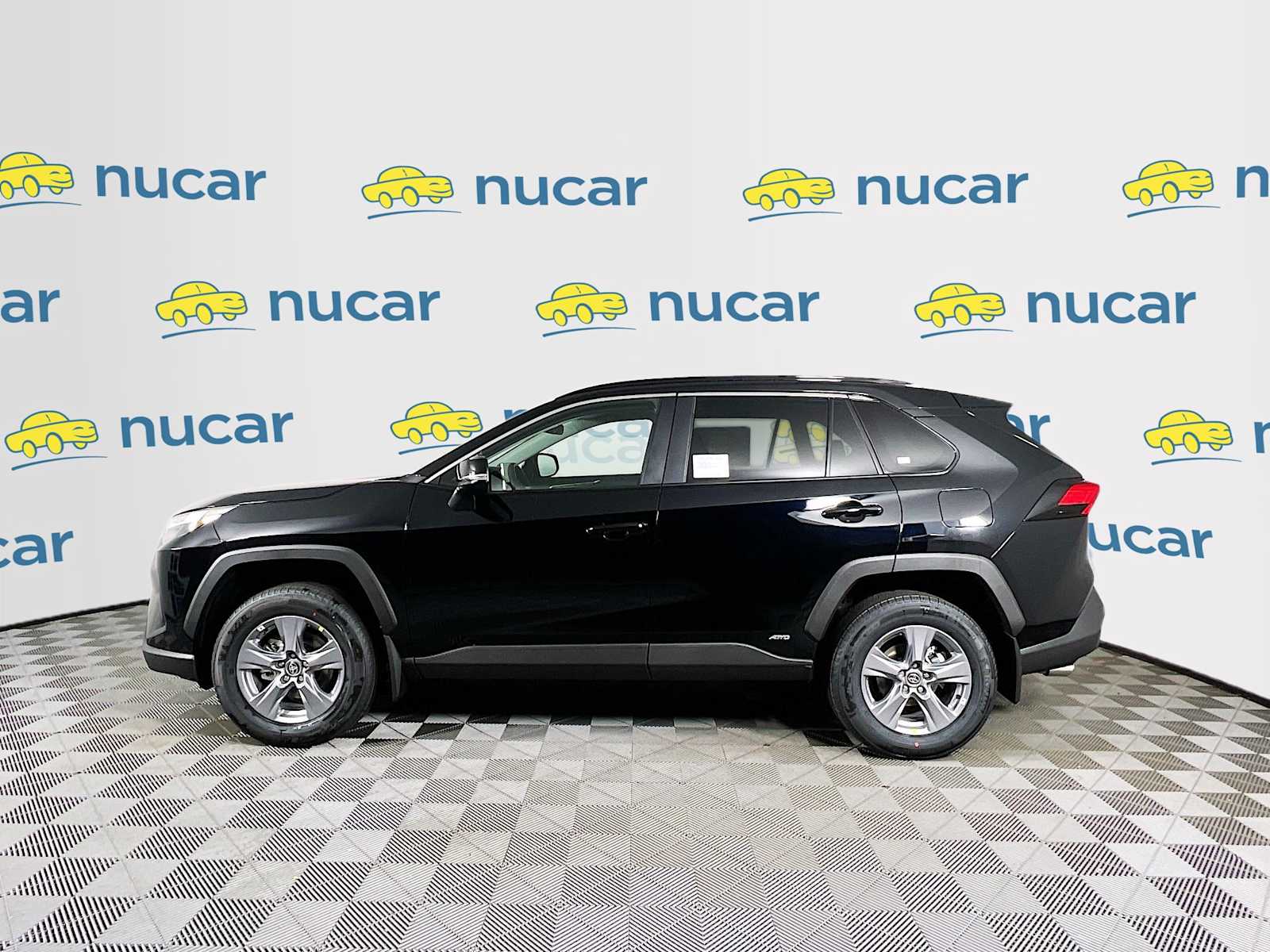 2025 Toyota RAV4 Hybrid LE - Photo 3