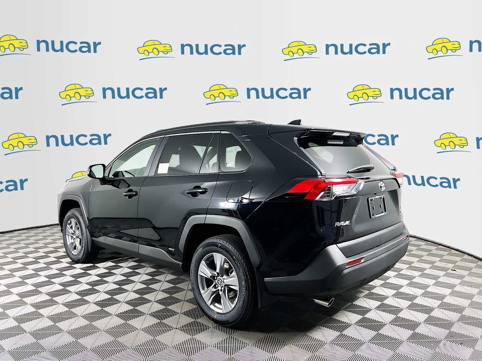 2025 Toyota RAV4 Hybrid LE - Photo 4