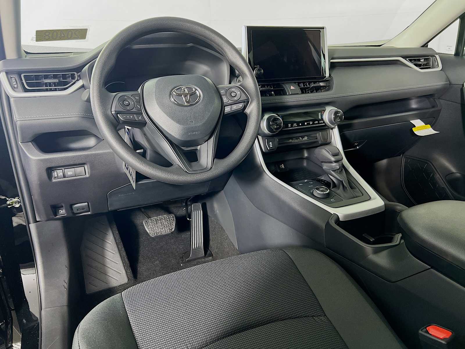 2025 Toyota RAV4 Hybrid LE - Photo 6