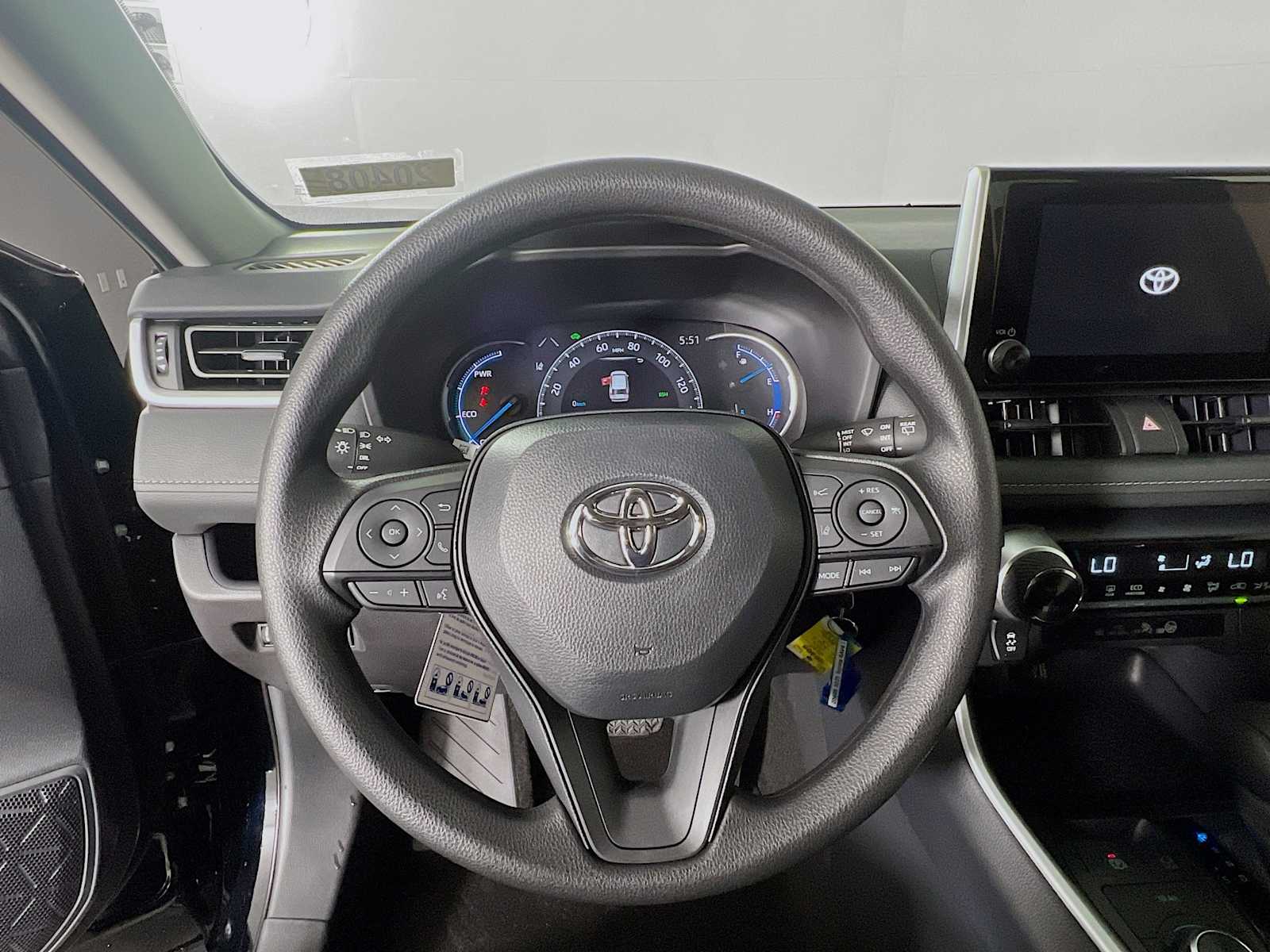 2025 Toyota RAV4 Hybrid LE - Photo 7