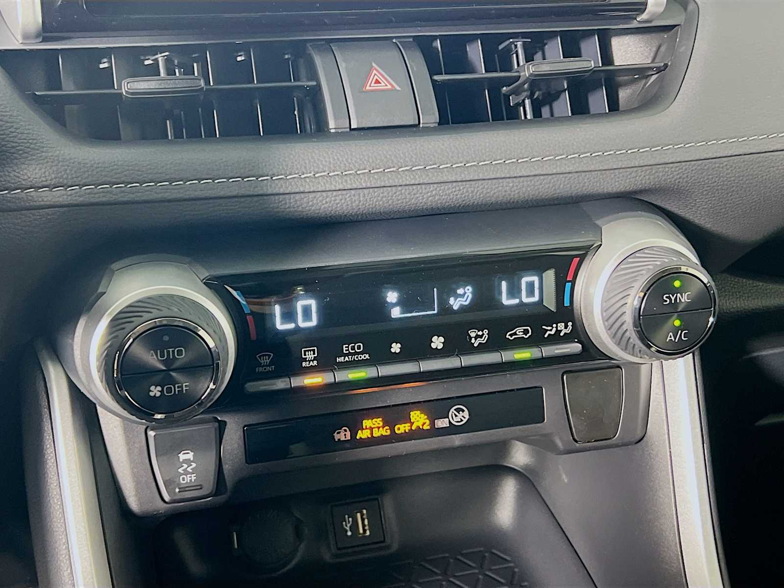 2025 Toyota RAV4 Hybrid LE - Photo 10