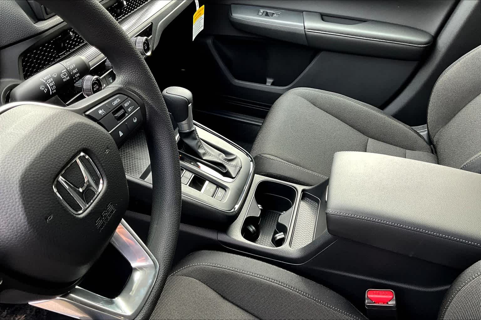 2025 Honda CR-V LX - Photo 14