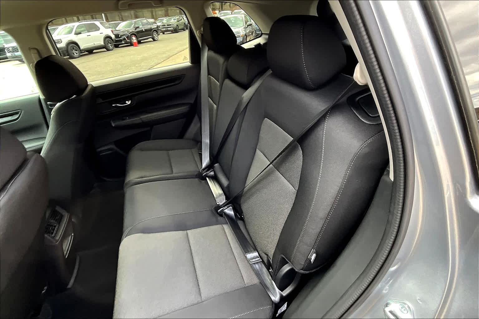 2025 Honda CR-V LX - Photo 15