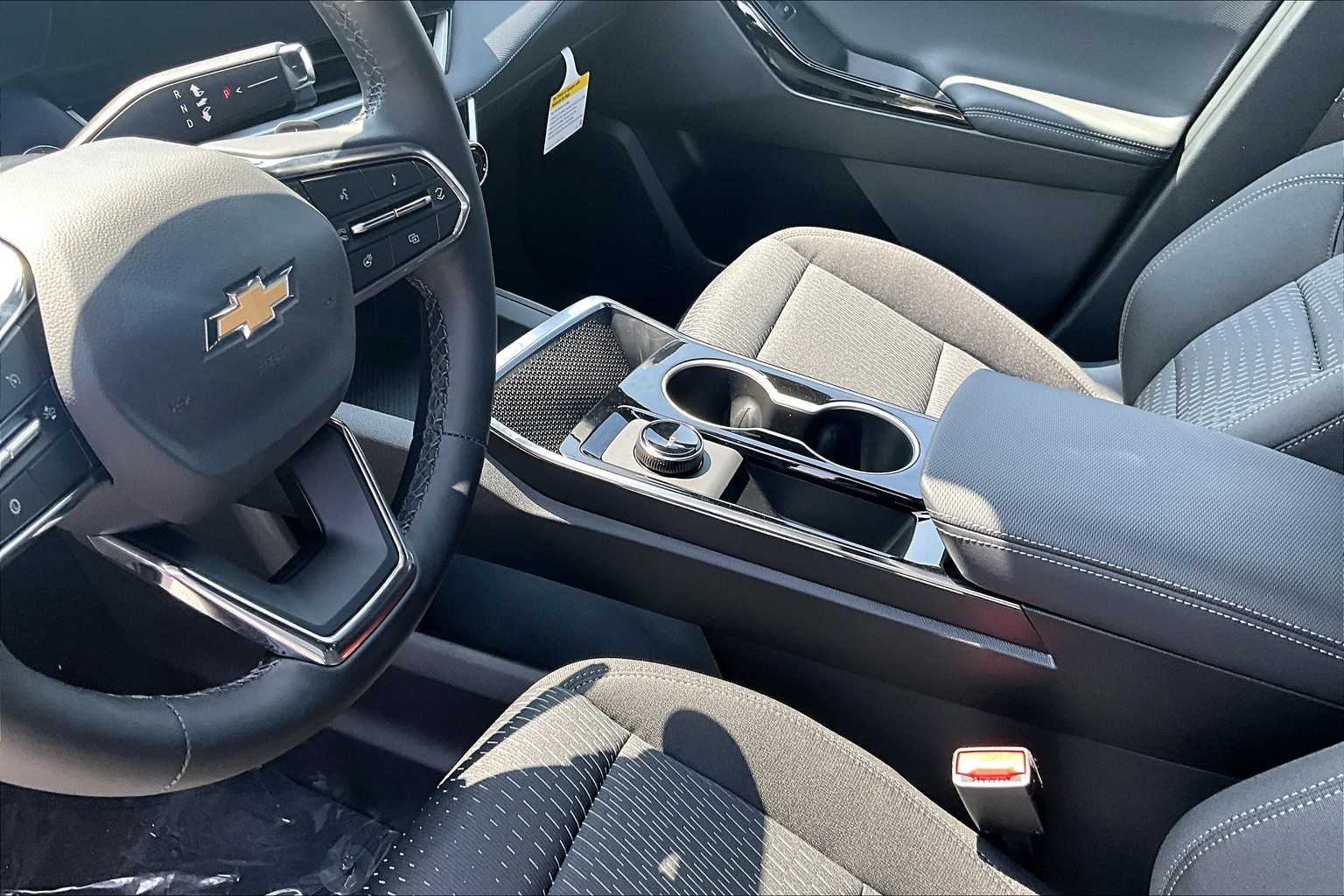 2026 Chevrolet Equinox AWD LT - Photo 14
