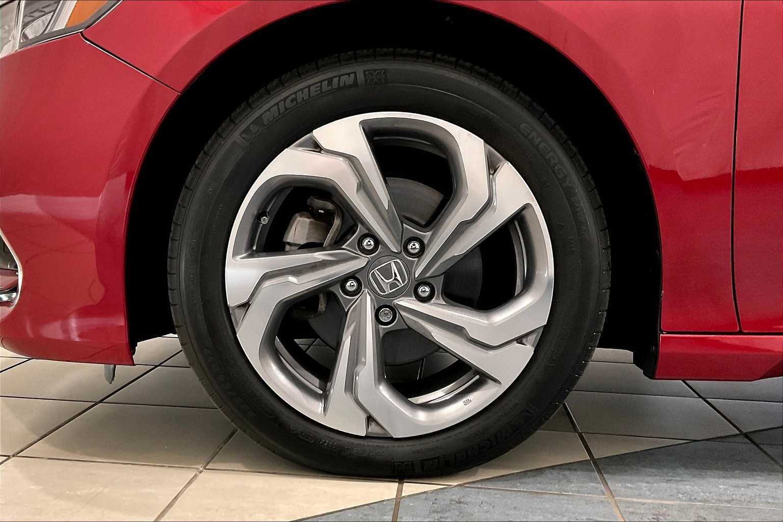 2020 Honda Accord EX - Photo 7
