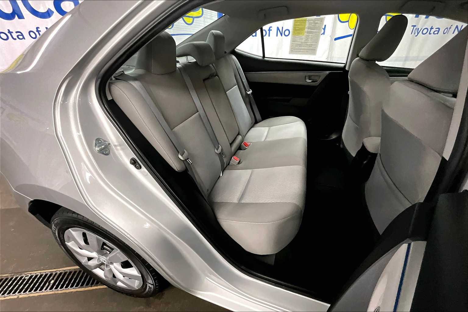 2016 Toyota Corolla LE - Photo 16