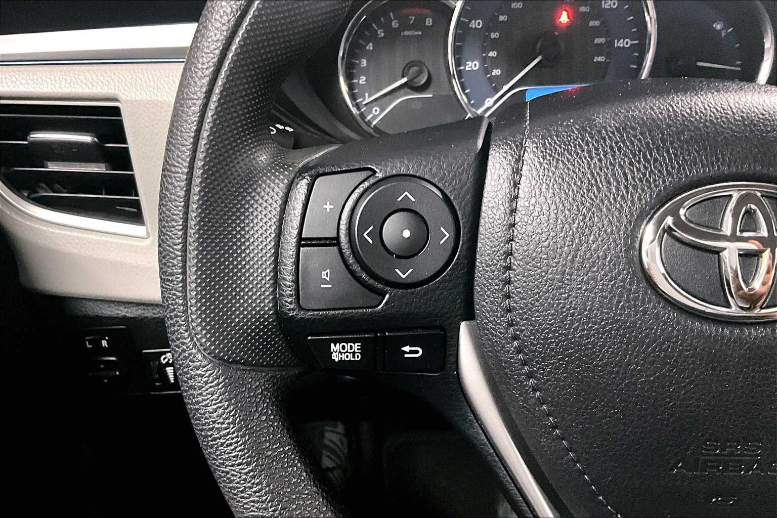 2016 Toyota Corolla LE - Photo 22