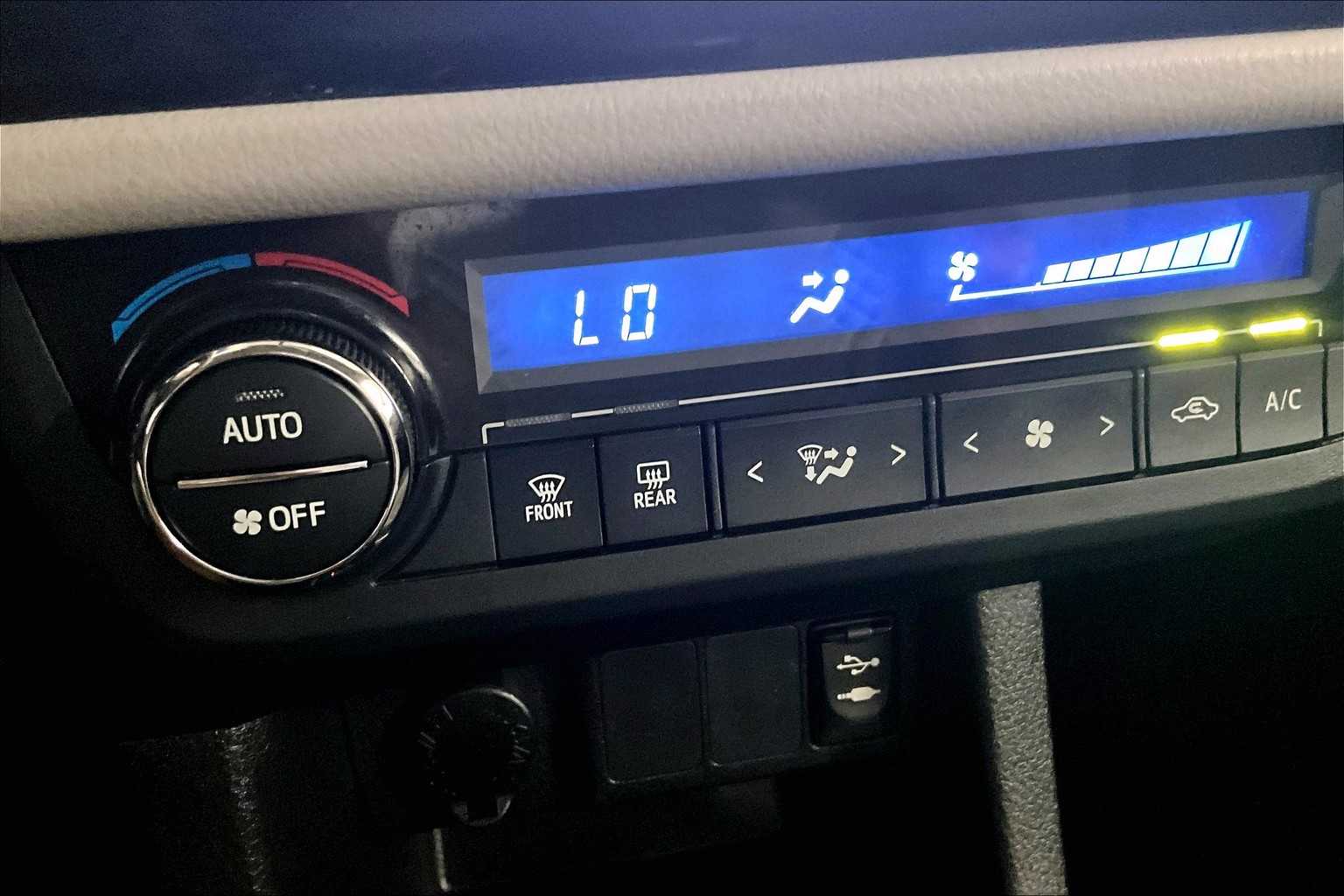 2016 Toyota Corolla LE - Photo 25